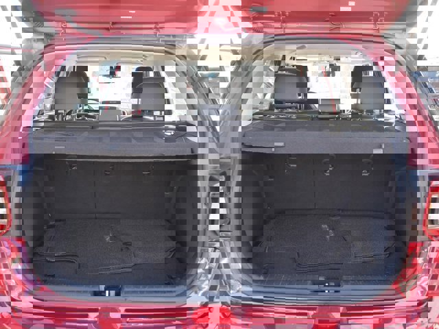 Used 2024 Hyundai Venue Limited image 18