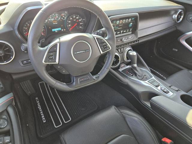 Used 2017 Chevrolet Camaro LT RWD image 15