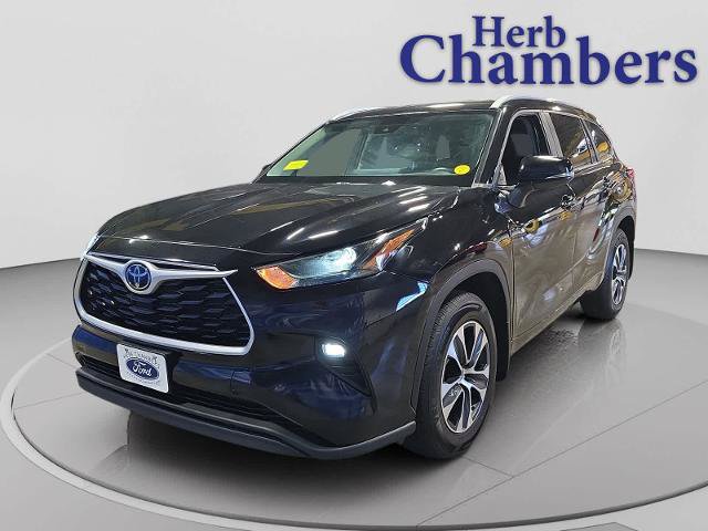 Used 2024 Toyota Highlander AWD image 11