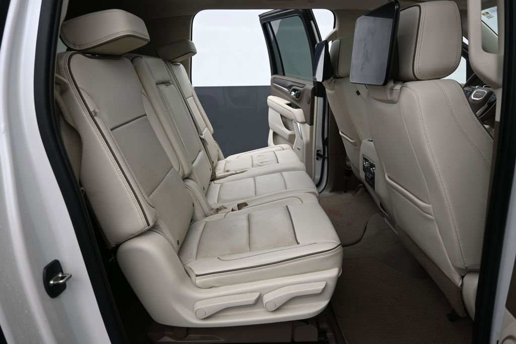 Used 2021 GMC Yukon XL Denali w/ Denali Ultimate Package AWD/4WD image 12
