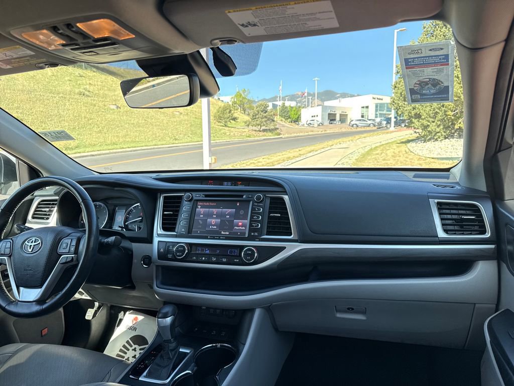 Used 2018 Toyota Highlander Limited Platinum AWD/4WD image 29