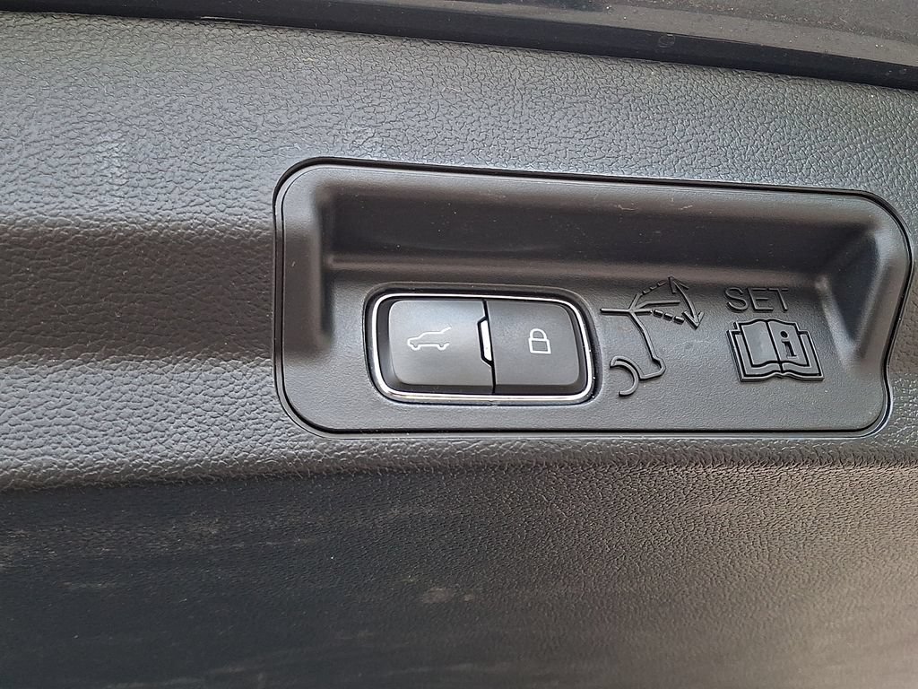 Certified 2023 Ford Explorer XLT AWD/4WD image 30