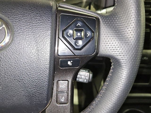 Used 2022 Toyota 4Runner TRD Off-Road Premium AWD/4WD image 33