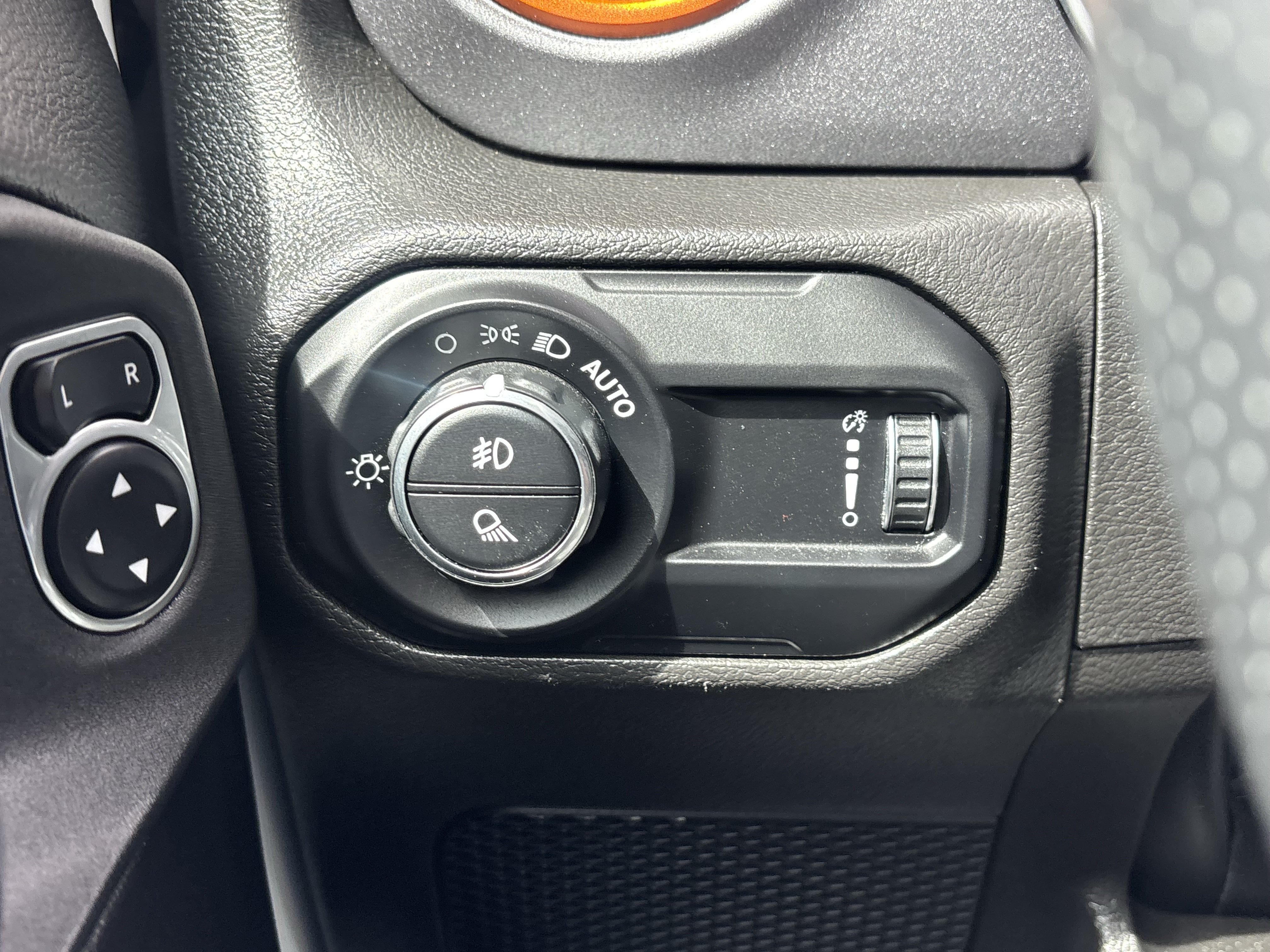Used 2023 Jeep Gladiator Mojave w/ LED Lighting Group AWD/4WD image 39