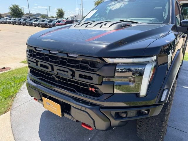 Certified 2025 Ford F150 Raptor w/ Equipment Group 803A Raptor R AWD/4WD image 4