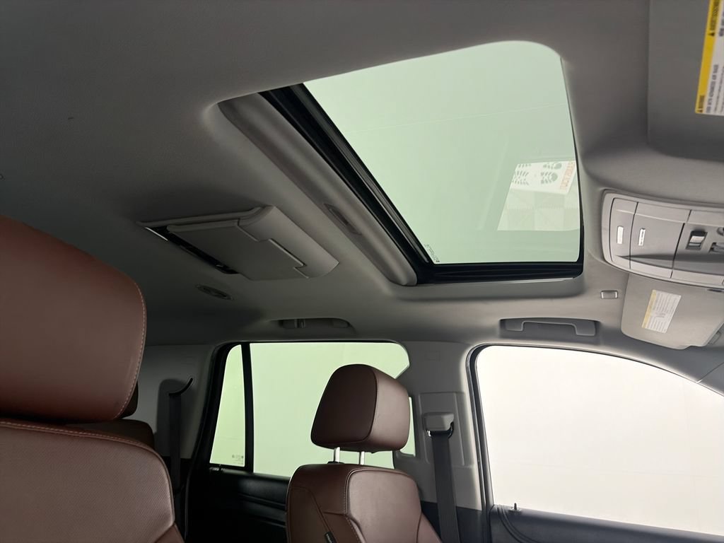 Used 2019 Chevrolet Tahoe Premier w/ Premier Plus Edition AWD/4WD image 34