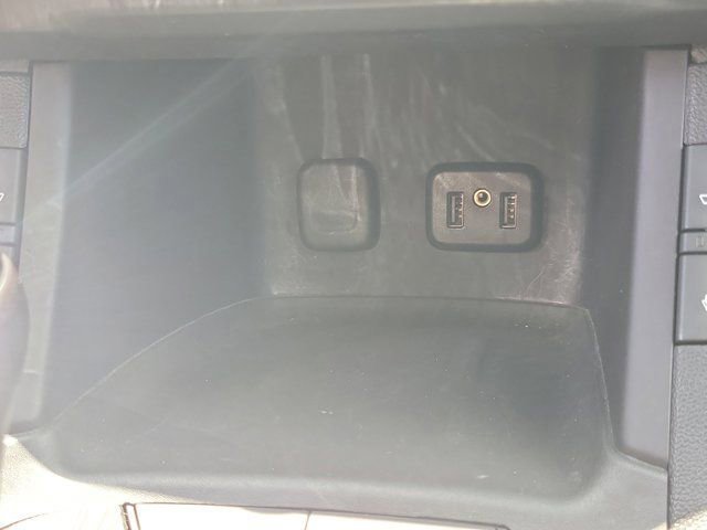 Used 2017 GMC Acadia SLT AWD/4WD image 32