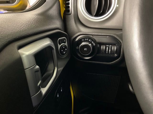 Used 2019 Jeep Wrangler Unlimited Sahara w/ Safety Group image 18