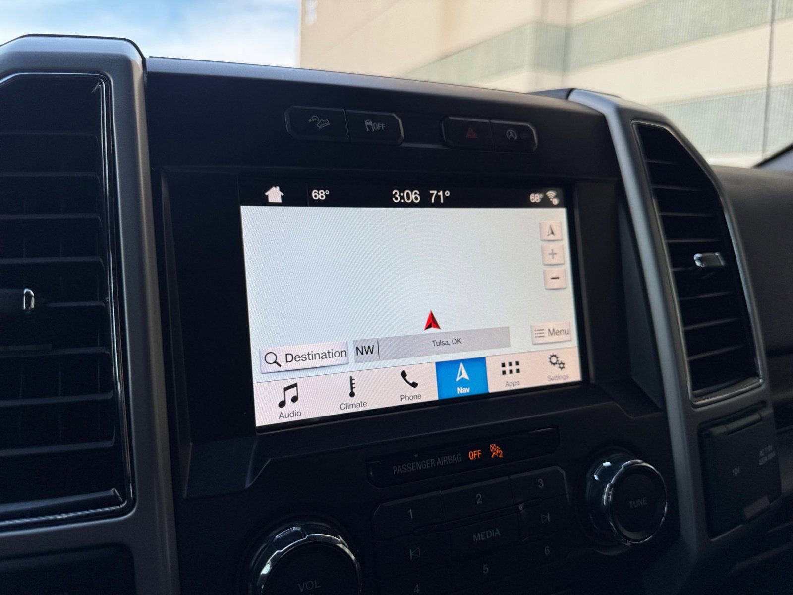 Certified 2018 Ford F150 Lariat image 27