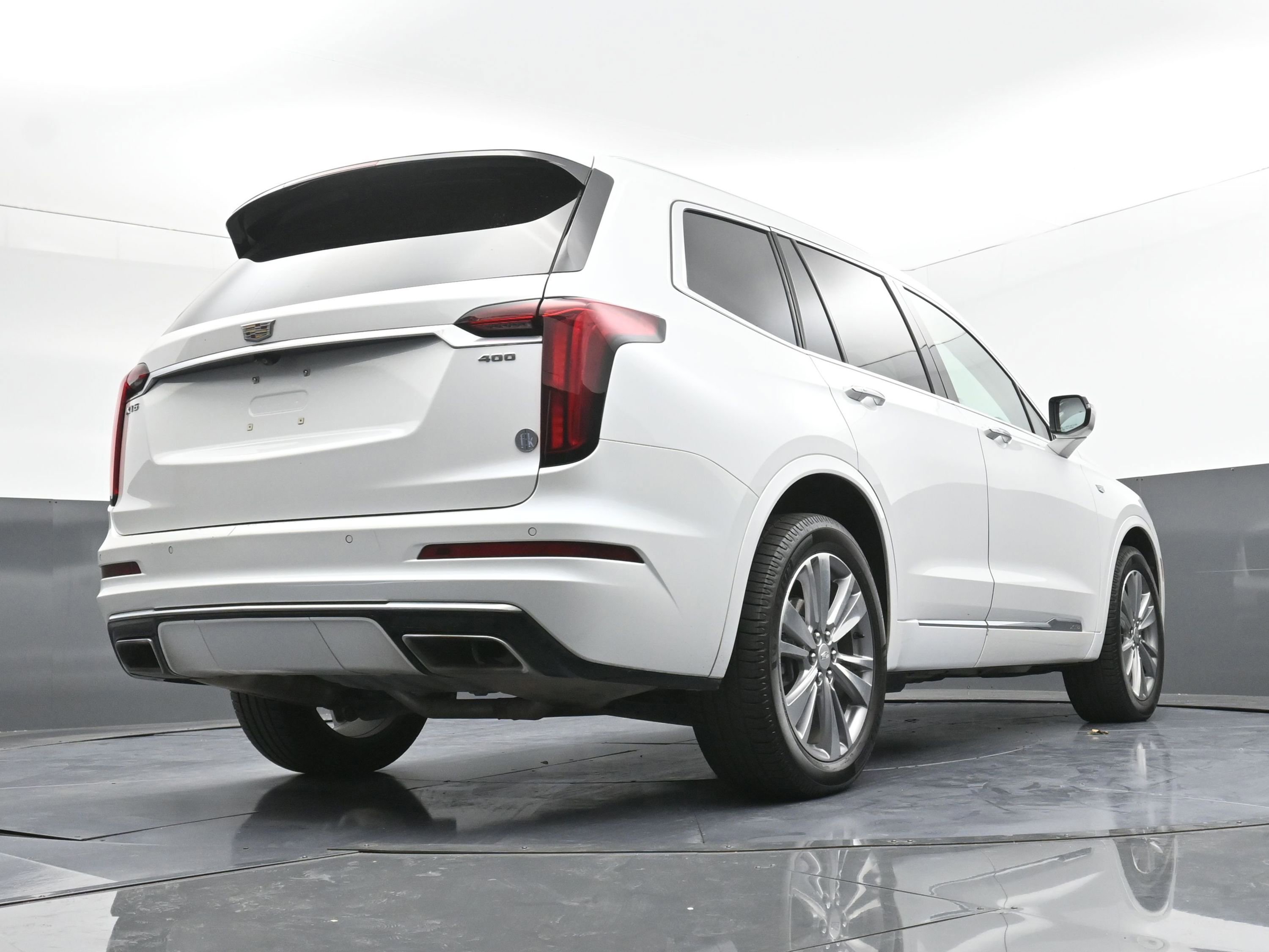 Used 2023 Cadillac XT6 Premium Luxury image 14