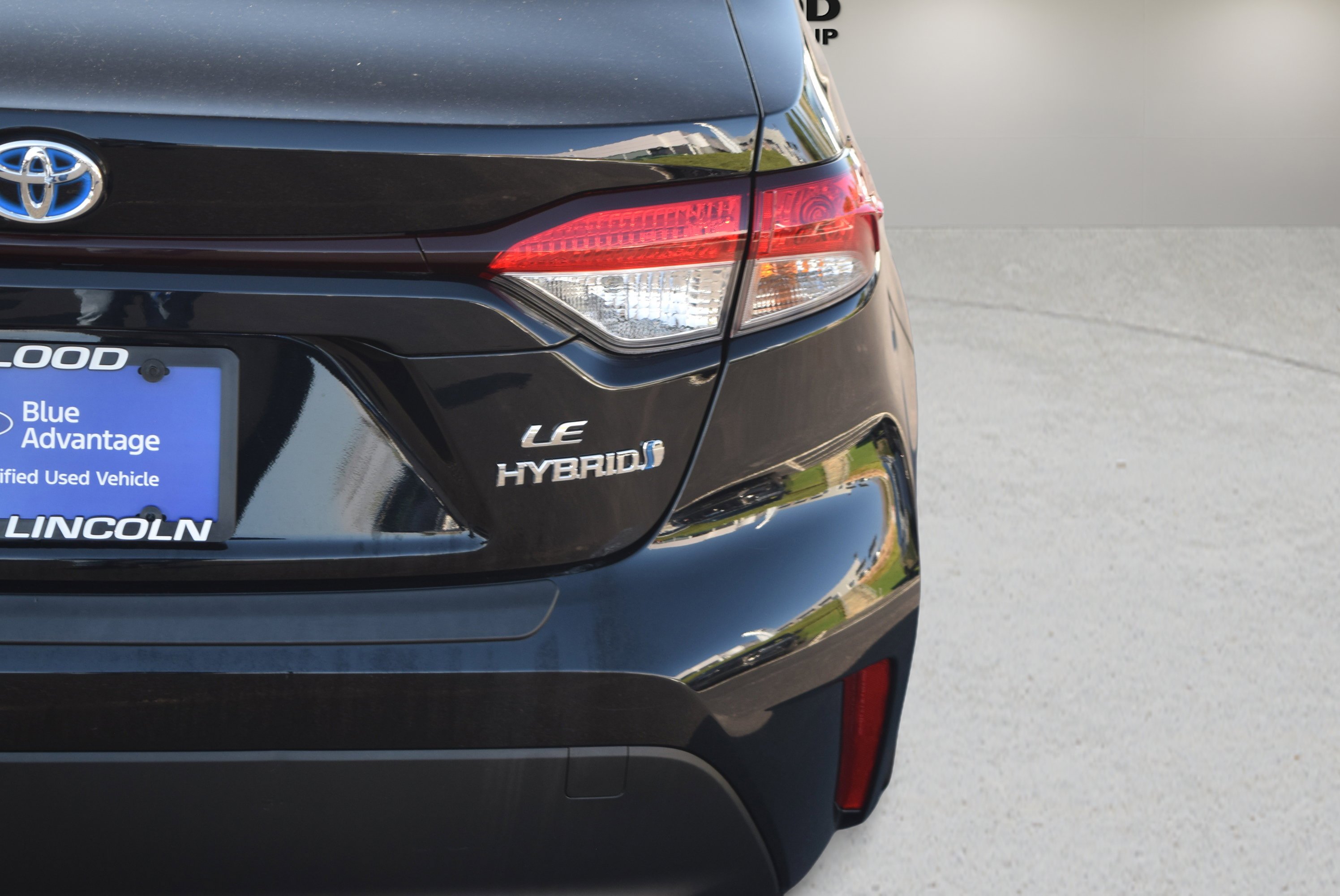 Used 2024 Toyota Corolla LE w/ LE Convenience Package FWD image 6