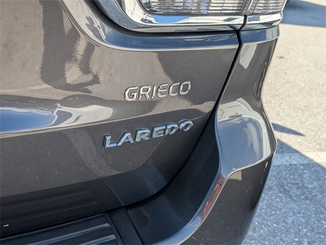 Used 2018 Jeep Grand Cherokee Laredo image 12