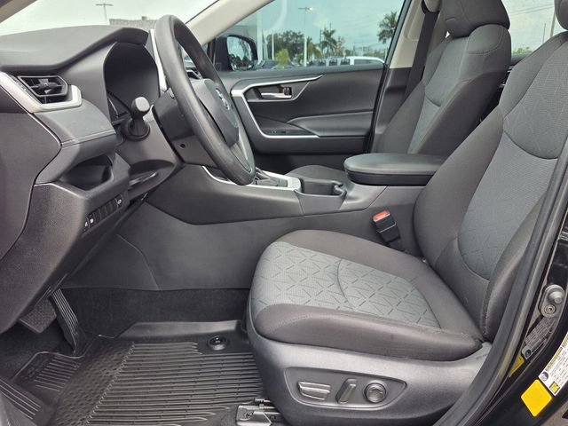 Used 2025 Toyota RAV4 XLE w/ Convenience Package FWD image 11