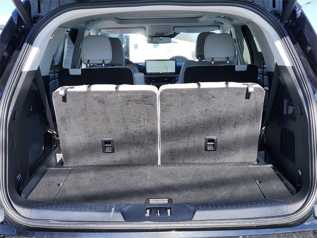 Certified 2025 Ford Explorer Platinum w/ LUX Leather Package image 34