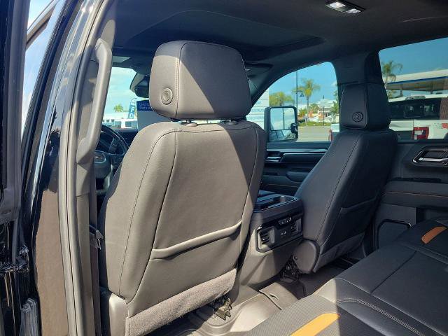Used 2024 GMC Sierra 2500 AT4 w/ AT4 Premium Plus Package AWD/4WD image 13