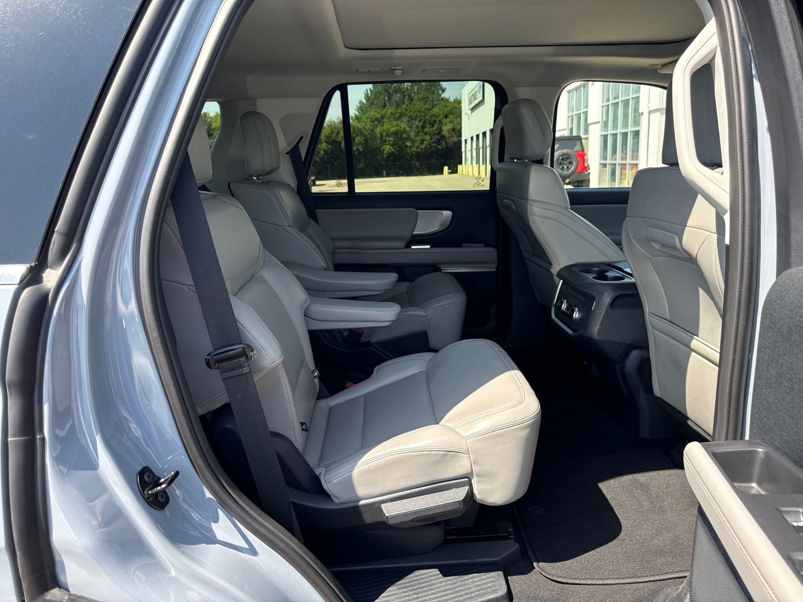 Certified 2025 Ford Expedition Active AWD/4WD image 41