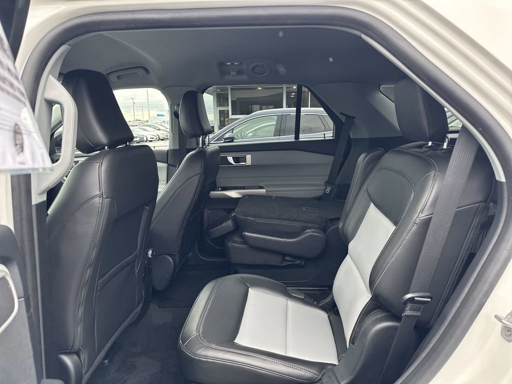 Certified 2022 Ford Explorer XLT w/ Equipment Group 202A image 14