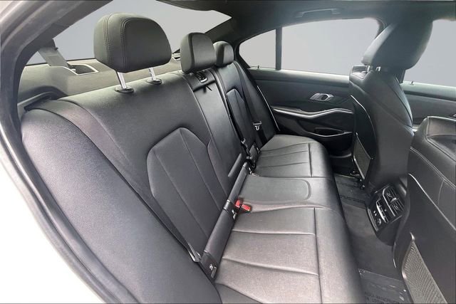 Used 2020 BMW 330i Sedan w/ M Sport Package RWD image 27