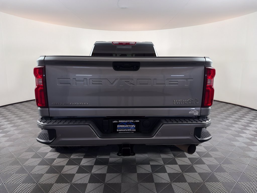 Used 2024 Chevrolet Silverado 3500 High Country AWD/4WD image 4