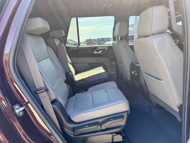 Used 2023 GMC Yukon SLT w/ SLT Luxury Package AWD/4WD image 15