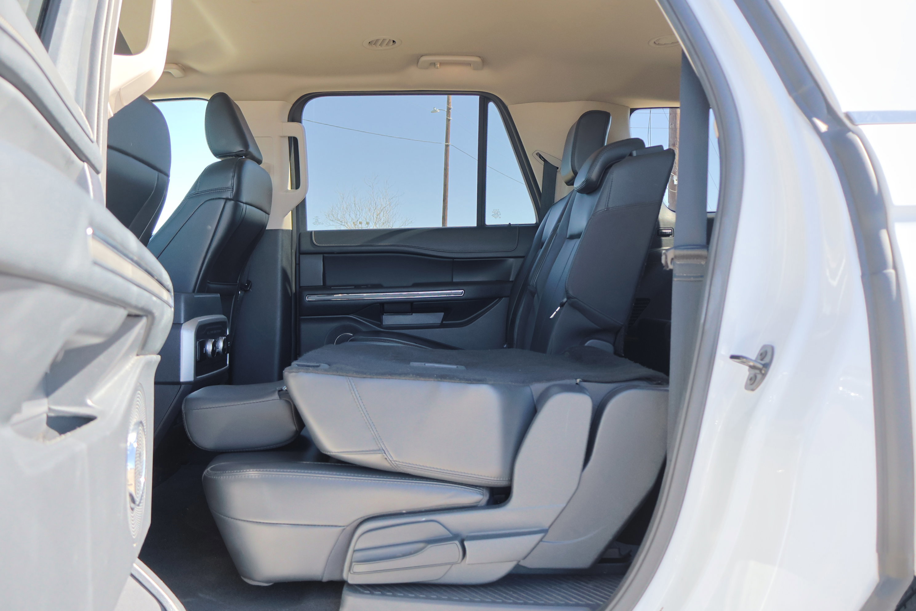 Certified 2024 Ford Expedition Max XLT image 32