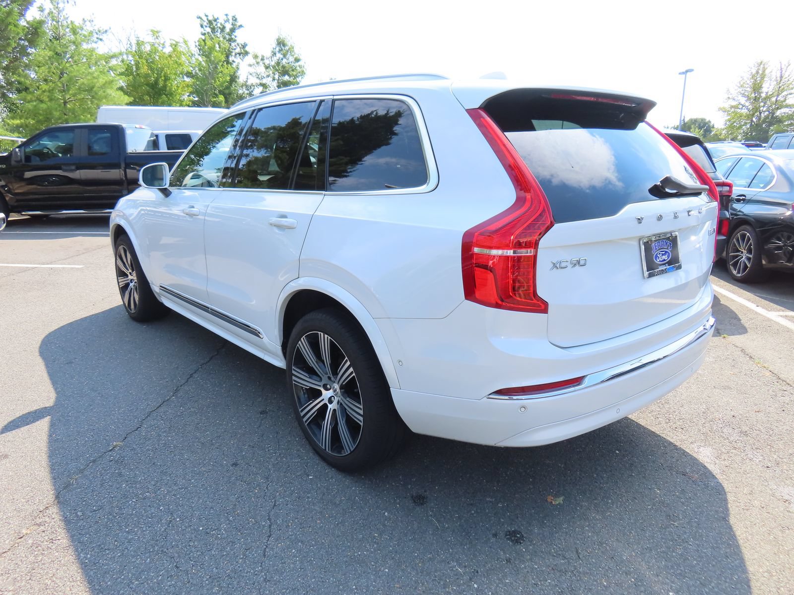 Used 2023 Volvo XC90 B6 Ultimate w/ Lounge Package AWD/4WD image 7