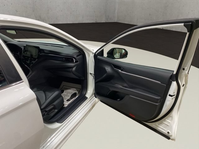 Used 2021 Toyota Camry SE AWD/4WD image 19