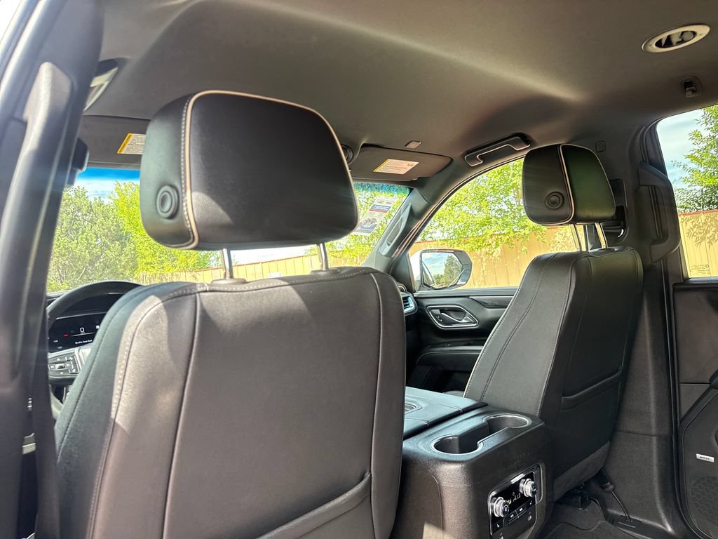 Used 2023 GMC Yukon SLT w/ SLT Luxury Package AWD/4WD image 24