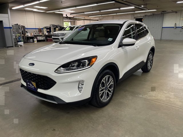 Certified 2022 Ford Escape SEL w/ Technology Package AWD/4WD image 3