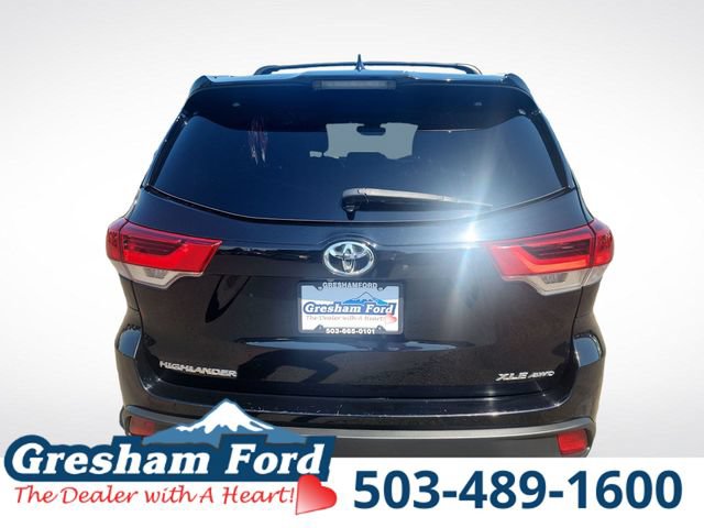 Used 2019 Toyota Highlander XLE AWD/4WD image 7