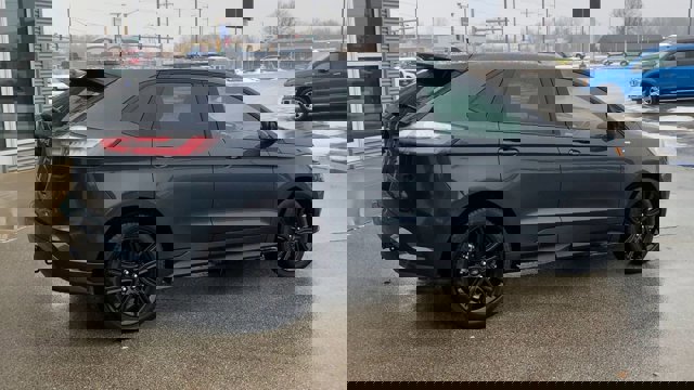 Certified 2024 Ford Edge ST-Line w/ Class II Trailer Tow Package image 2