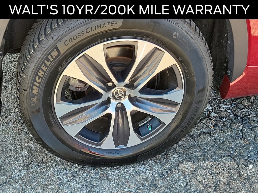 Used 2021 Toyota Highlander XLE AWD/4WD image 5