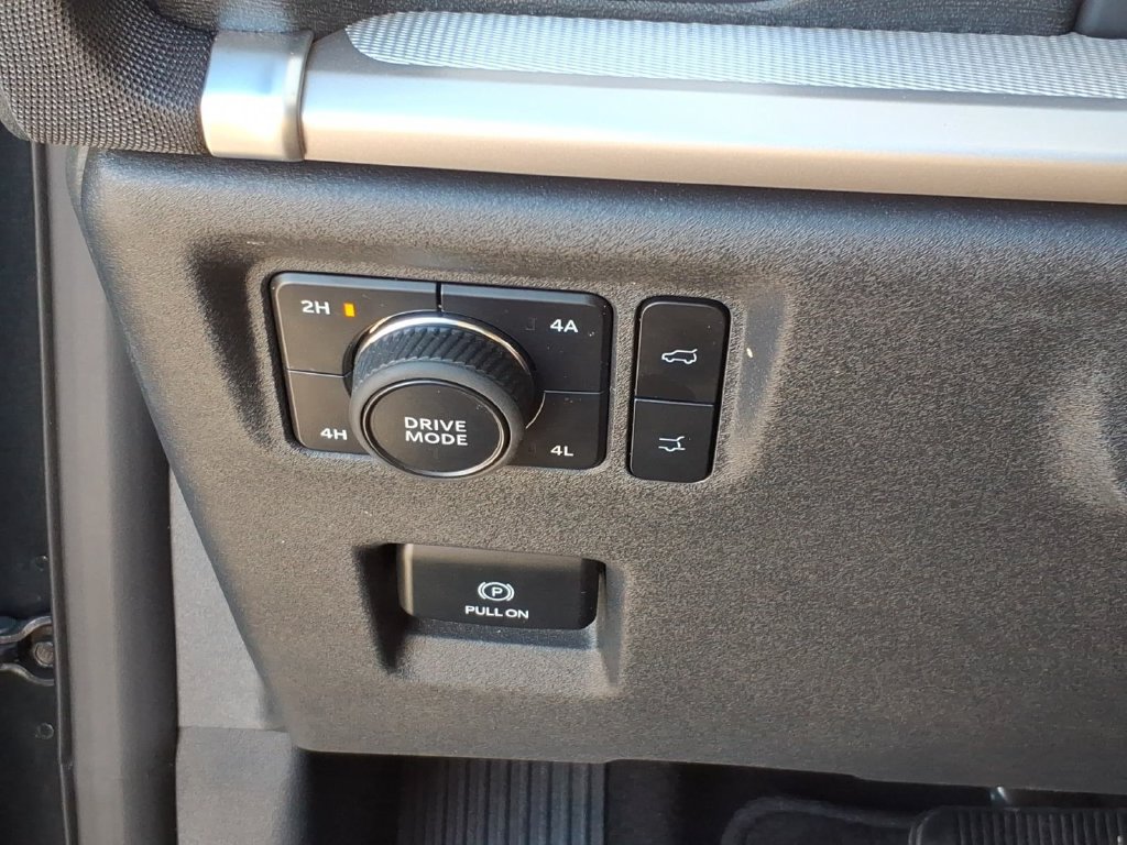 Certified 2025 Ford Expedition Active AWD/4WD image 16