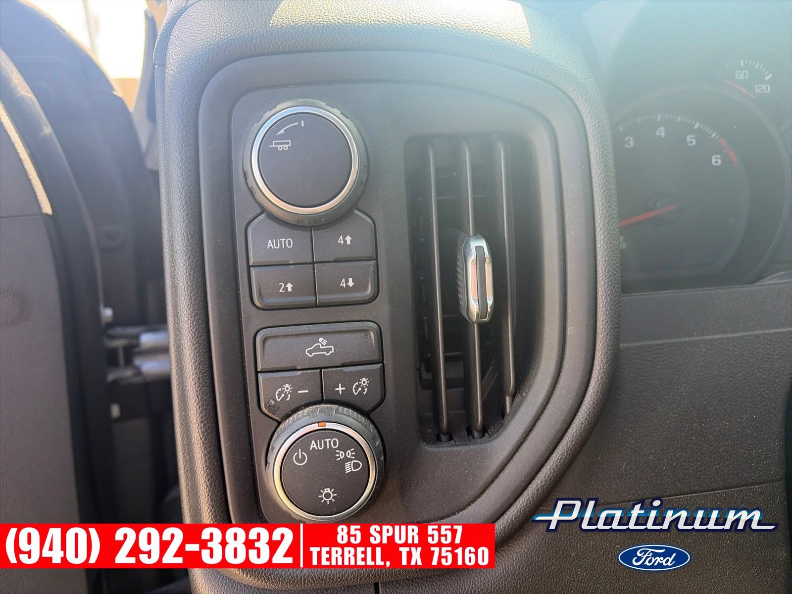 Used 2021 Chevrolet Silverado 1500 Custom Trail Boss AWD/4WD image 14