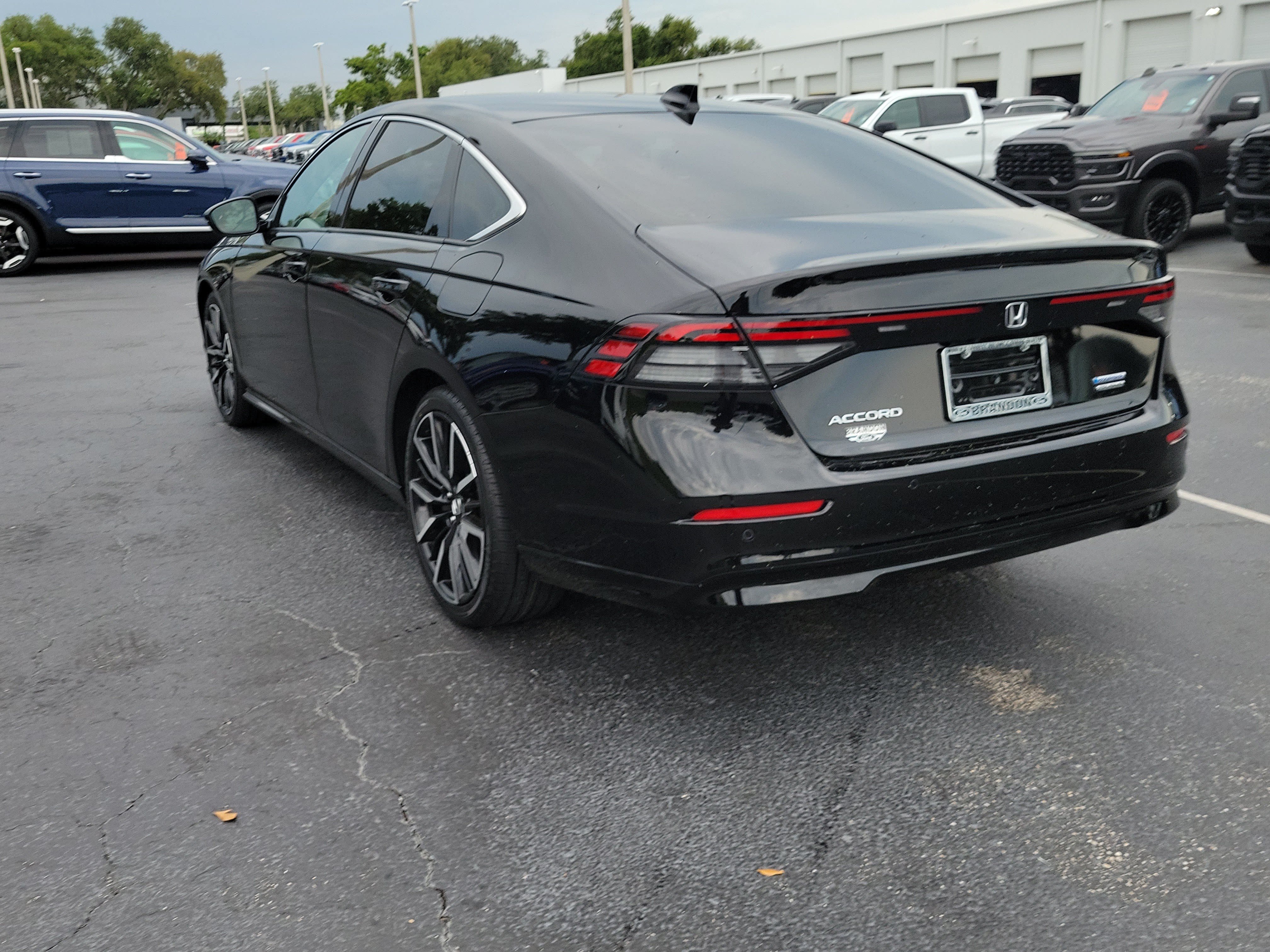 Used 2024 Honda Accord Touring image 7