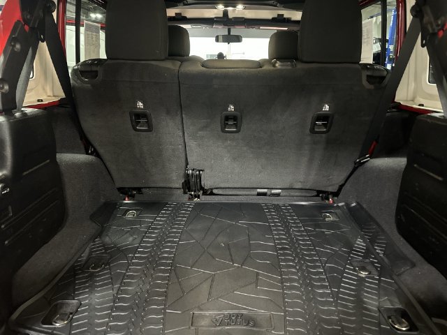 Used 2021 Jeep Wrangler Unlimited Rubicon w/ Dual Top Group AWD/4WD image 26