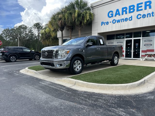 Used 2017 Nissan Titan SV RWD image 13