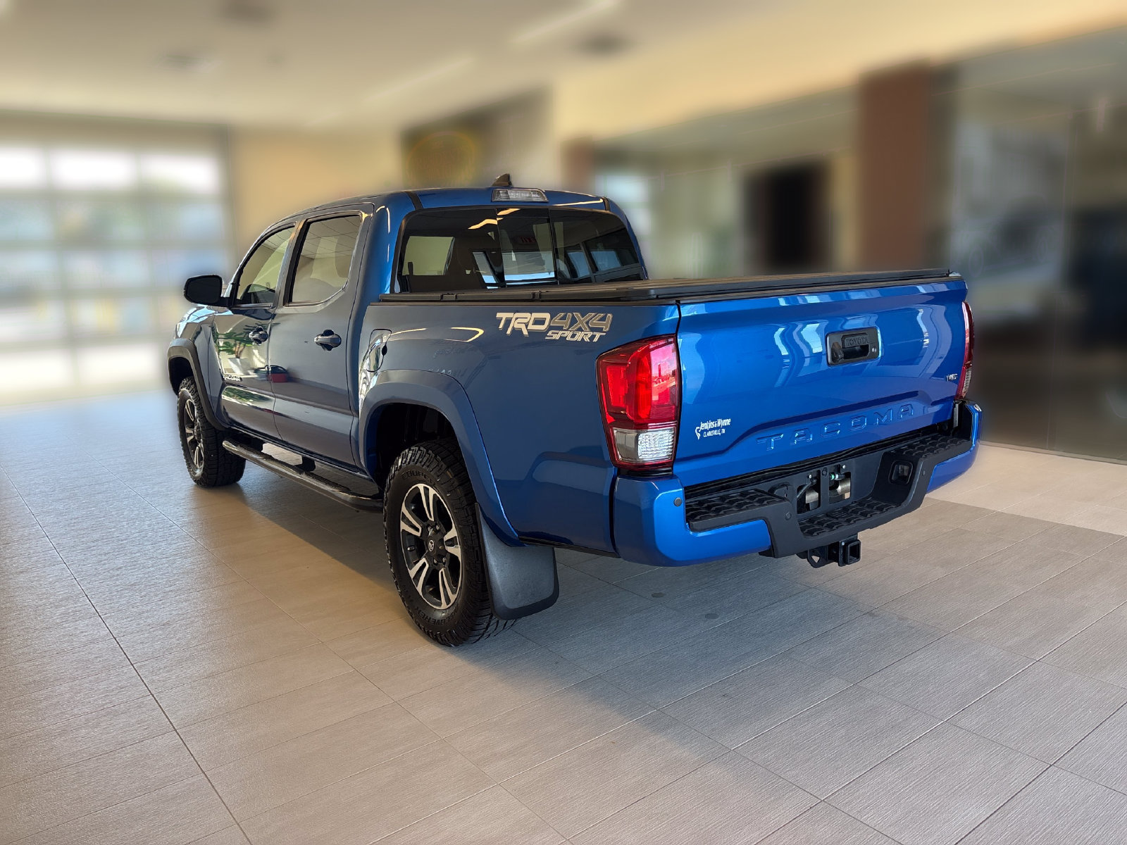 Used 2017 Toyota Tacoma 4x4 Double Cab image 3