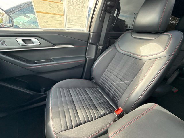 Certified 2025 Ford Explorer ST-Line w/ Premium Package AWD/4WD image 23