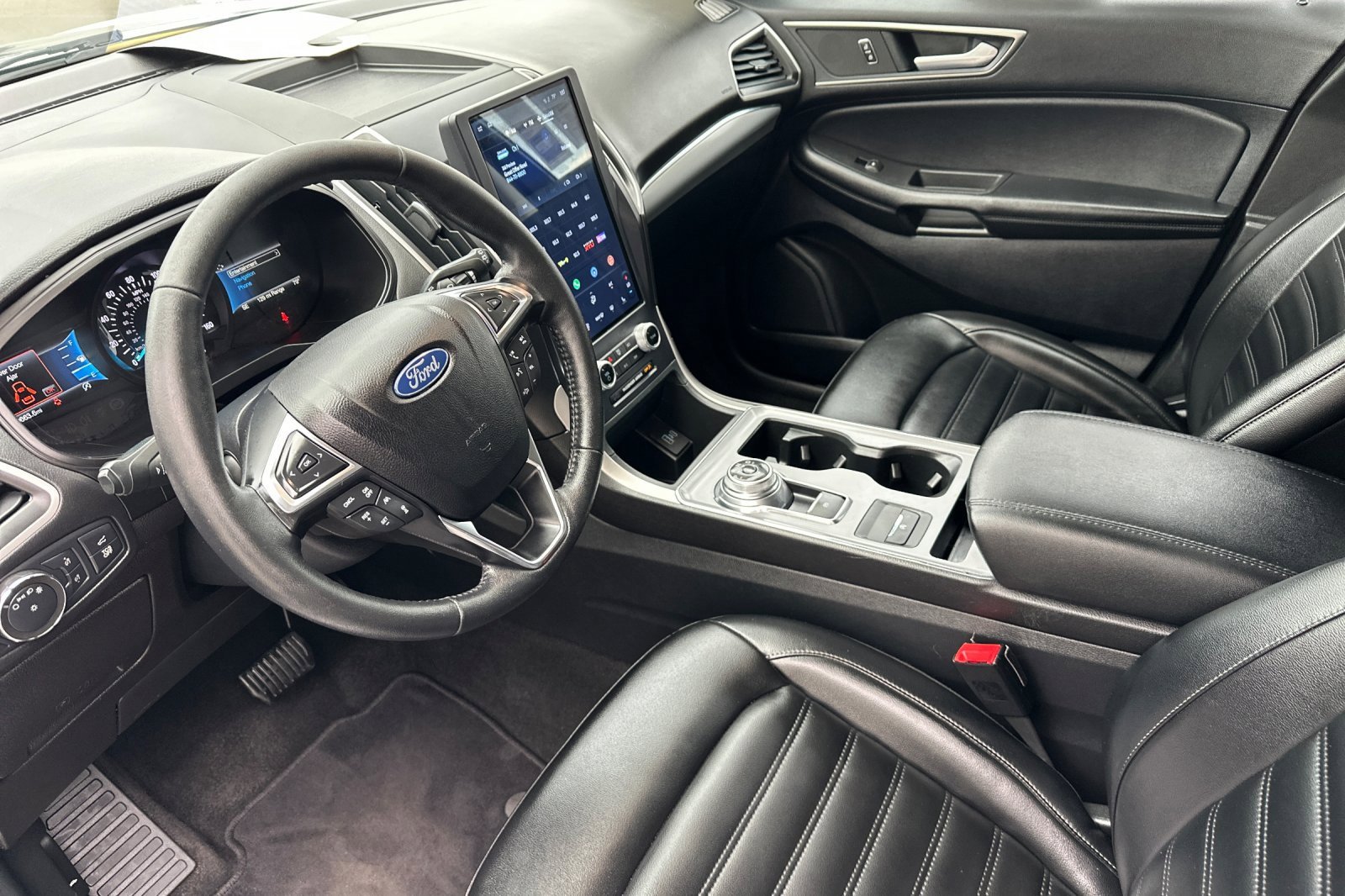 Certified 2022 Ford Edge SEL w/ Convenience Package image 9