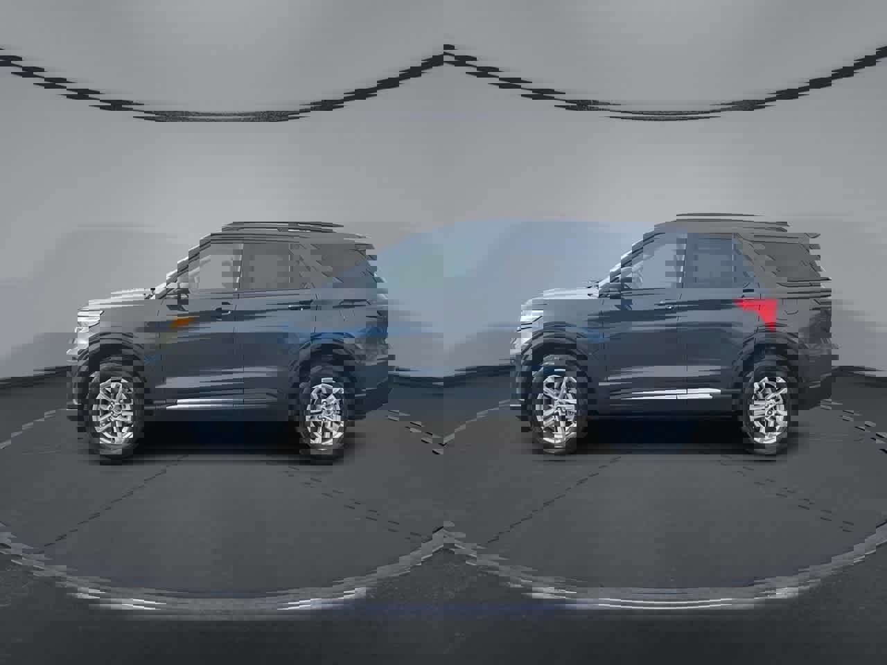 Certified 2024 Ford Explorer XLT image 4