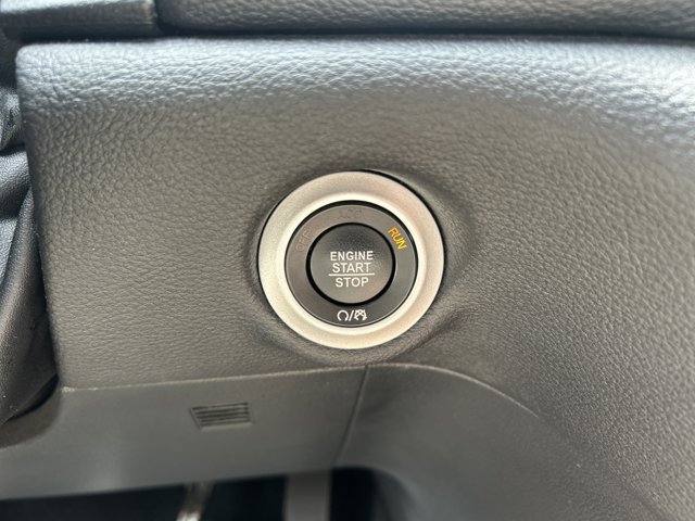 Used 2024 Chrysler Pacifica Limited FWD image 37