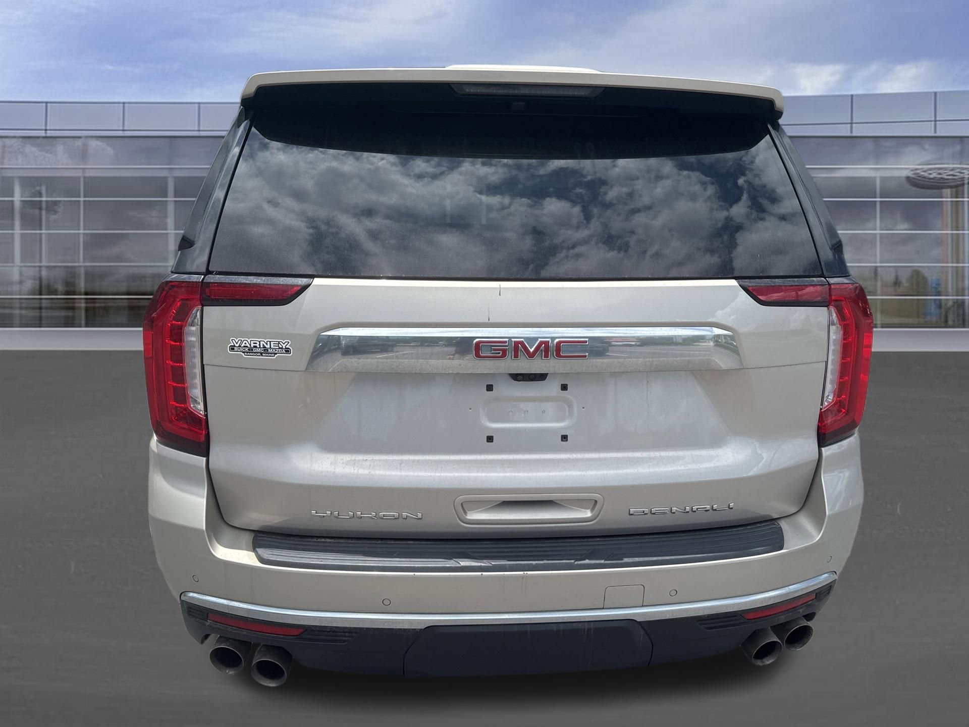 Used 2021 GMC Yukon Denali w/ Denali Premium Package AWD/4WD image 5