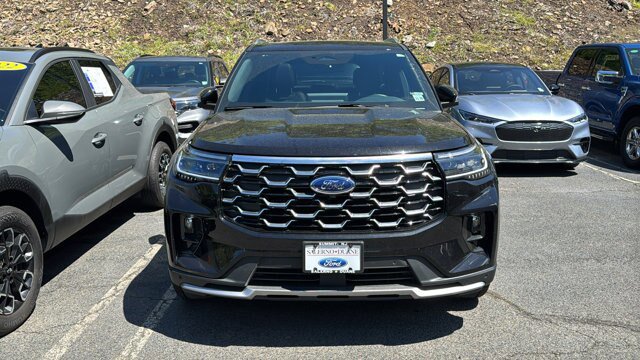 Certified 2025 Ford Explorer Platinum w/ LUX Leather Package AWD/4WD image 2