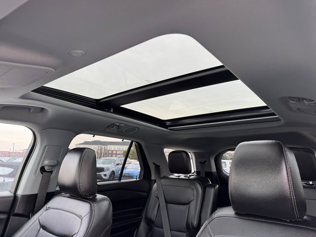Certified 2023 Ford Explorer Limited w/ Limited Technology Package image 31