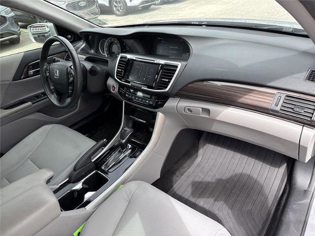 Used 2017 Honda Accord EX-L image 19