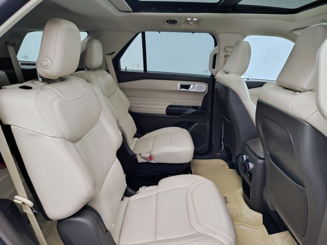 Certified 2020 Ford Explorer Platinum w/ Premium Technology Package AWD/4WD image 33