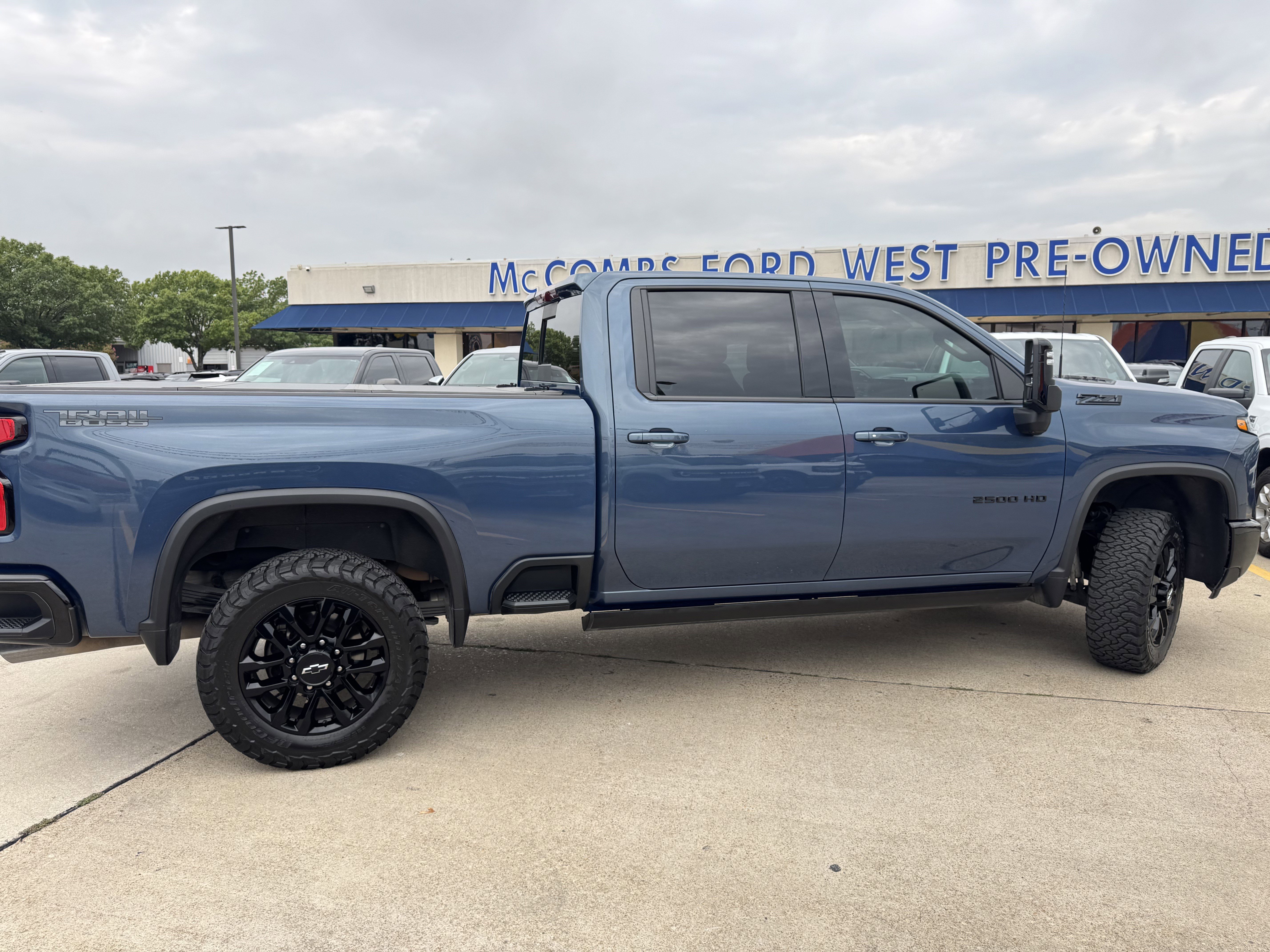 Used 2025 Chevrolet Silverado 2500 LTZ w/ LTZ Plus Package image 7