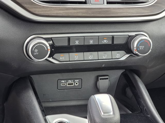 Used 2024 Nissan Altima 2.5 SV FWD image 19
