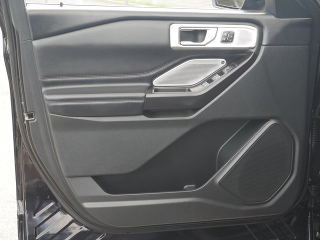 Certified 2020 Ford Explorer Platinum w/ Premium Technology Package AWD/4WD image 36